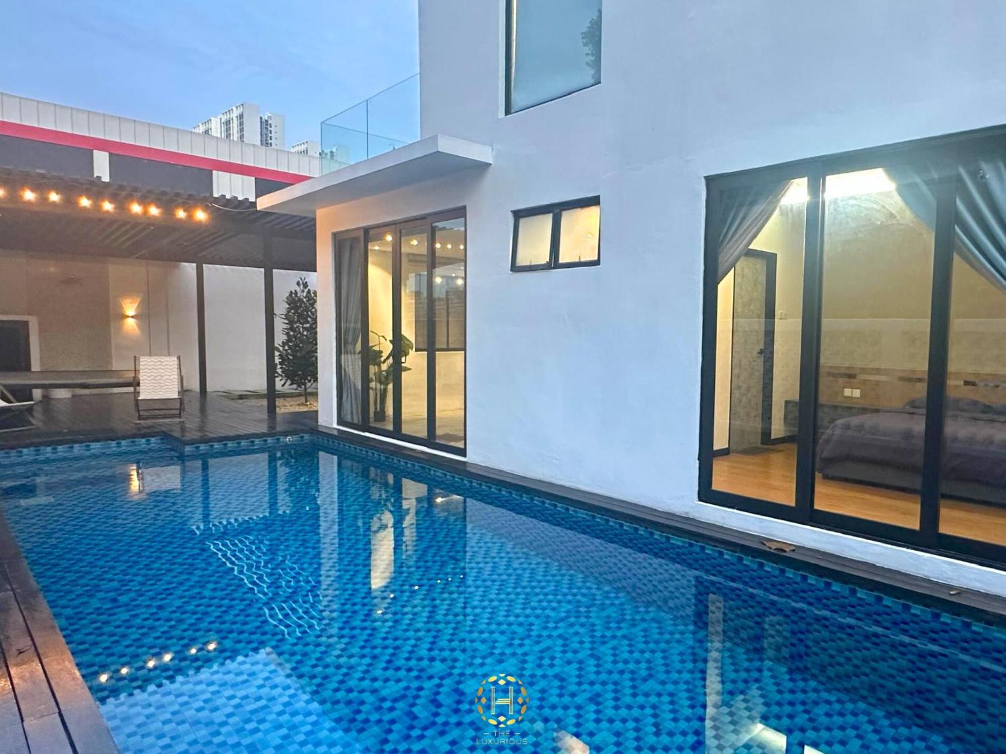 The Luxurious 27, Johor Bahru Villa ภายนอก รูปภาพ